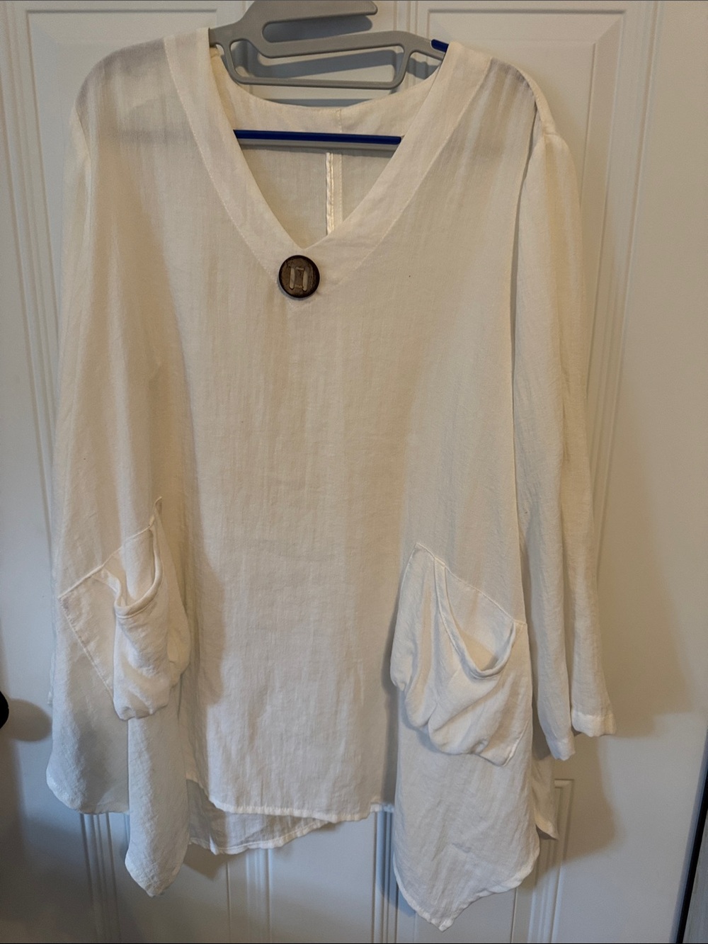 Fridaze Linen Women's White V-Neck Tunic Top with Pocket Detail